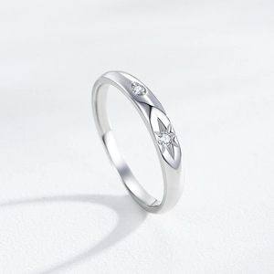 S925 sterling silver star ring with micro-pave crystals on polished silver band