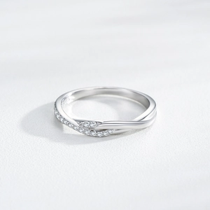 Elegant S925 sterling silver criss-cross ring with pavé cubic zirconia for women