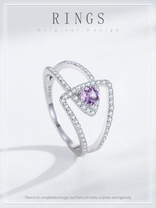 Macro de bague double en argent S925 avec pierre violette centrale et pavage de diamants
