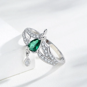 S925 silver crown ring with pear-cut emerald gemstone and small teardrop pendant charm