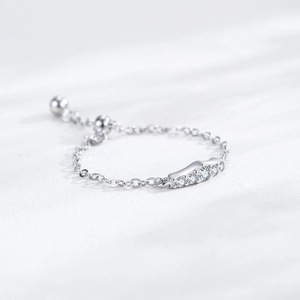 Adjustable 925 sterling silver chain ring with five sparkling cubic zirconia stones