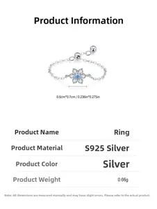 Macro d'une bague fleur de prunier en argent 925 avec zircon bleu et chaîne réglable