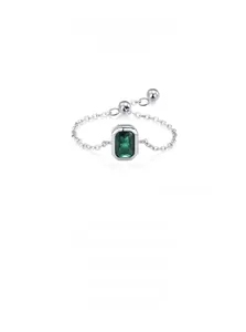 Detail of adjustable S925 silver soft chain ring with rectangular emerald gemstone inlay