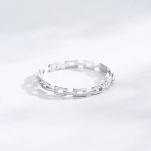 Minimalist S925 sterling silver hollow chain ring for women with modern stackable design