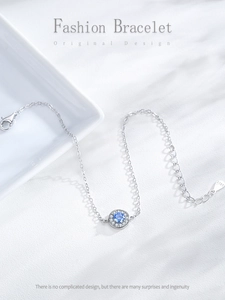Dettaglio del bracciale Cuore dell'Oceano in argento S925 con zaffiro blu e diamanti bianchi