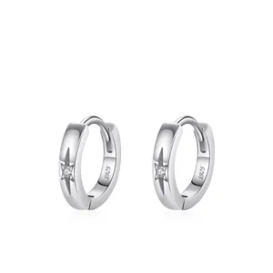 Boucles d'Oreilles Créoles Huggie en Argent Sterling 925 avec Zirconia Motif Étoile Minimaliste Bijoux en Argent pour Femme