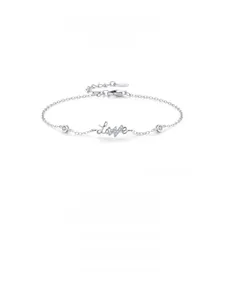 Vue détaillée du bracelet Love en argent S925 serti de pierres de zircone cubique