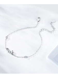 Détail du bracelet Love en argent sterling S925 avec cristaux étincelants