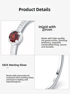 Détails de la bague en argent S925 avec zircon rouge et poinçon d'authenticité