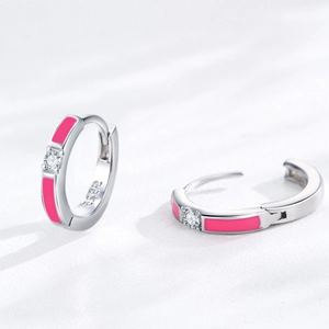 Orecchini a cerchio in argento S925 con smalto rosa fluorescente e pietre di zircone bianco