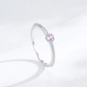 S925 Sterling Silber Ring mit rundem rosa Zirkon und eleganter Milgrain-Verzierung