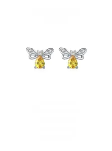 Vue détaillée des boucles d'oreilles abeille en argent S925 avec pierres jaunes poire