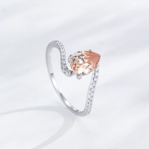 Bague de luxe en argent S925 avec pierre précieuse champagne en poire et anneau ondulé