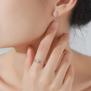 Ensemble élégant bague évidée et boucles d'oreilles en argent S925 avec zircons brillants
