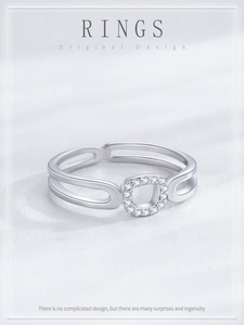 Detailed close-up of S925 sterling silver double-layered ring with sparkling zircon insets