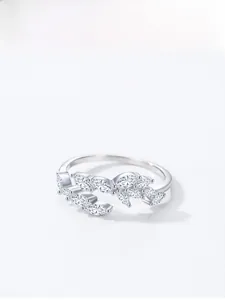 Close-up of S925 silver leaf ring with marquise-cut marquise-cut cubic zirconia stones