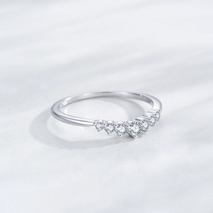 Minimalist S925 sterling silver V-shaped ring with seven round-cut sparkling zircons