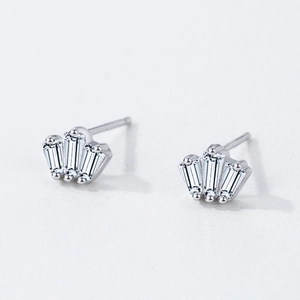 Boucles d'oreilles couronne minimalistes en argent S925 avec zircons taille baguette