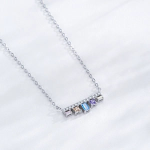 S925 Sterling Silber Halskette mit fünf bunten rechteckigen Zirkonia-Anhängern
