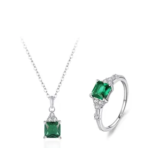 Set di Gioielli in Argento Sterling 925 Con Zirconia Verde Quadrata per Donna Set Collana Con Ciondolo e Anello Geometrico