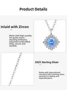 Vue détaillée du collier en argent sterling S925 avec pendentif en zircon bleu