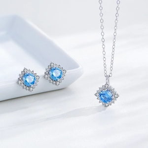 Parure collier et boucles d'oreilles en argent S925 avec aigue-marine et cristaux
