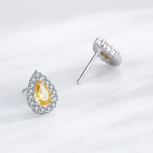 Élégantes boucles d'oreilles en argent S925 avec citrine jaune en forme de poire