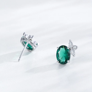 Élégantes boucles d'oreilles en argent S925 avec zircon ovale émeraude et papillon