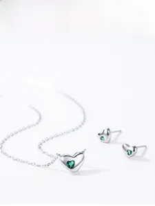 S925 silver heart necklace and earrings set featuring emerald green heart gemstones