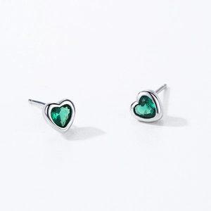 Elegant S925 sterling silver heart stud earrings with emerald green zirconia stones