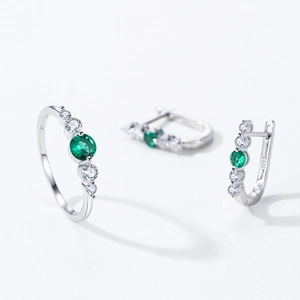 Elegant S925 sterling silver jewelry set featuring emerald green stones and pavé zircons