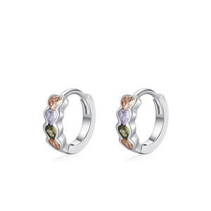 Créoles élégantes en argent S925 avec quatre zircons multicolores en forme de cœur