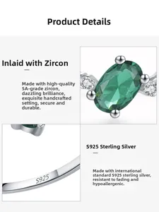 Dettaglio dello zircone smeraldo ovale incastonato in anello in argento S925