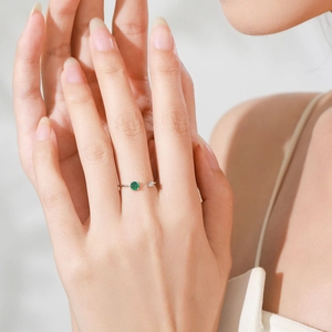 Bague ouverte en argent 925 avec zircon émeraude rond et cristal blanc étincelant