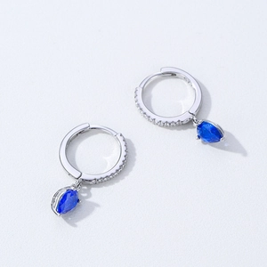 Orecchini a cerchio in argento 925 con pendenti a goccia blu e pietre in zircone