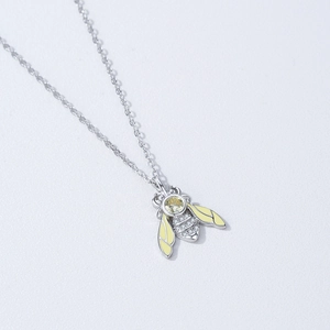Collier avec pendentif abeille en argent 925, émail jaune et cristaux étincelants