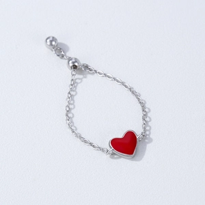 S925 Sterling Silber verstellbarer Kettenring mit einem roten Emaille-Herzanhänger