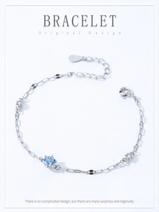Vue détaillée du bracelet en argent sterling 925 avec zircon bleu et maille carrée élégante