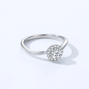 Elegant S925 sterling silver halo ring with a brilliant round-cut center zircon stone