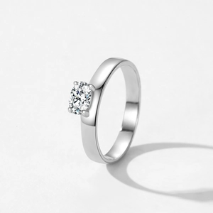 Anello minimalista in argento sterling S925 con zircone cubico ovale e castone a quattro griffe