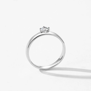 S925 sterling silver ring with a sparkling round-cut solitaire stone in 4-prong setting