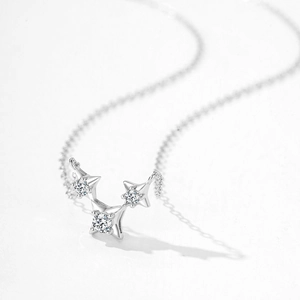 Élégant collier en argent sterling S925 avec trois pendentifs étoiles scintillantes