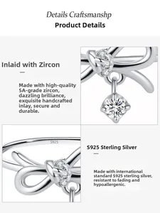 Détail d'une bague en argent sterling S925 avec zircons 5A et design de nœud