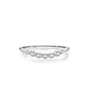 Bague Ligne de Sourire en Argent Sterling 925 pour Femme Minimaliste Incrustée de Zirconia Bijoux de Mode pour Rencontre