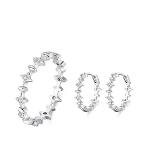 Set di Gioielli in Argento Sterling 925 con Zirconia a Stella per Donna Creativo Lucido Motivo Stellare Anello e Orecchini a Cerchio