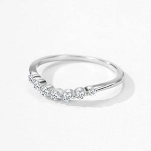 Bague ligne sourire en argent sterling S925 avec sept pierres de zircone scintillantes