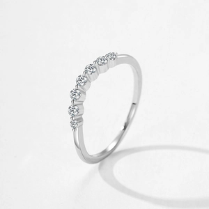 Bague élégante en argent sterling S925 avec sept pierres brillantes en ligne de sourire
