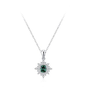 Élégant collier en argent S925 avec pendentif émeraude et halo de zircons brillants