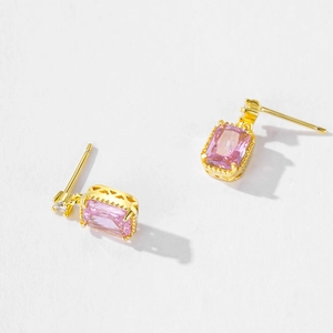 Luxurious S925 silver pink zircon sugar-cube stud earrings with gold plating for women