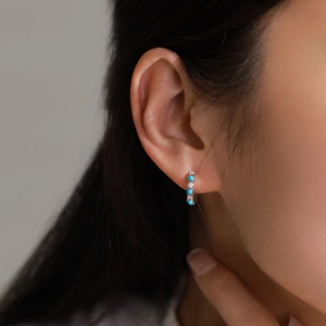 Créoles élégantes en argent sterling S925 avec pierres turquoise et zircons
